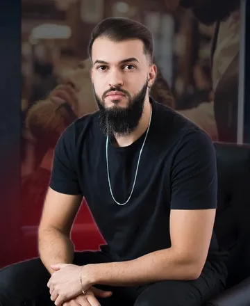 Tiago Hunziker, barbeiro da Trimmos Barbearia